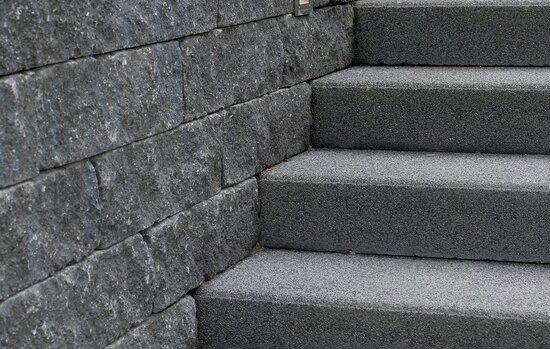 Rockstone diamond - strak/ruw oppervlak Betonnen trapblokken
