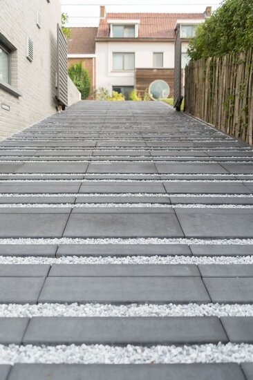 Aviena square carbon Waterpasserende bestrating