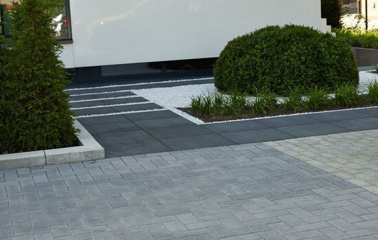 Betonstraatstenen - grijs - strak,ongetrommeld - martens Betonstraatstenen