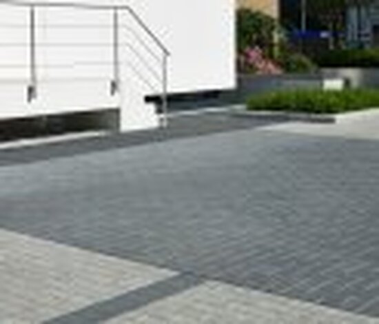 Betonstraatstenen - zwart - ongetrommeld/strak - ebema Betonstraatstenen